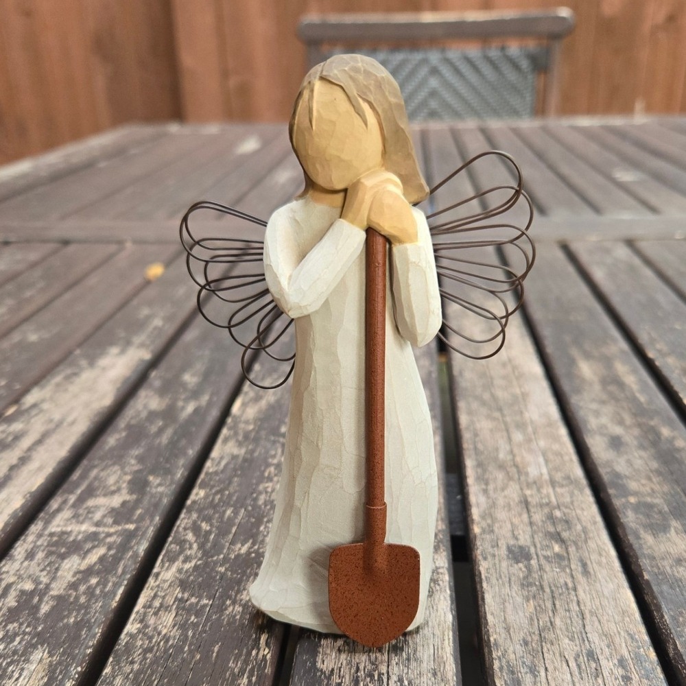 Willow Tree Angel of the Garden Figurine Susan Lordi 2002 with Original Box